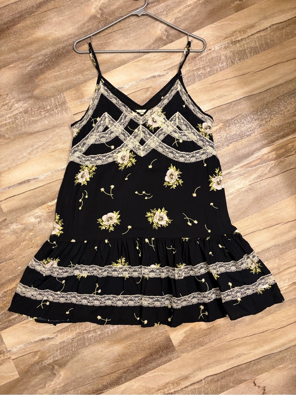Entro Black Floral Lace Trim Slip Mini Dress Rayon